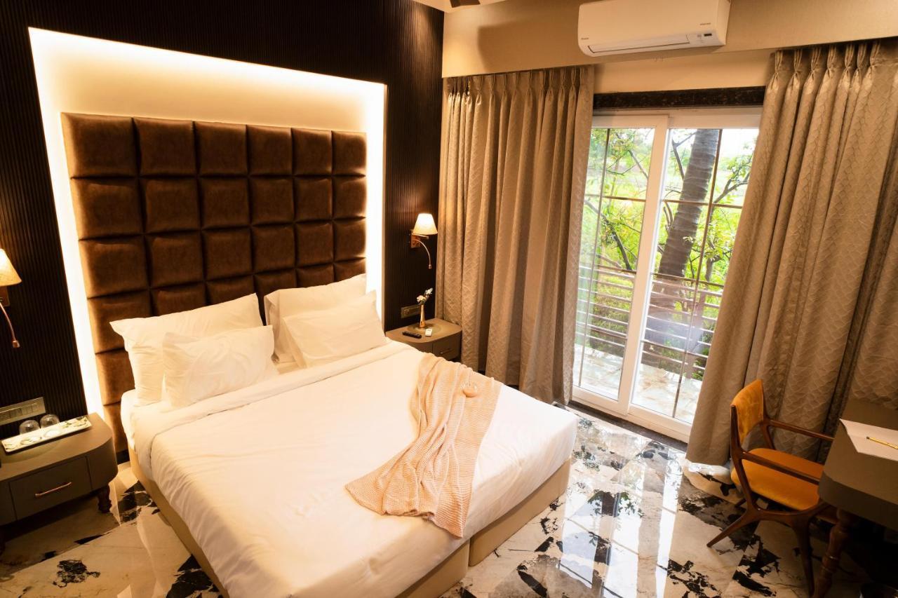 Gandharv Resorts Wai Esterno foto