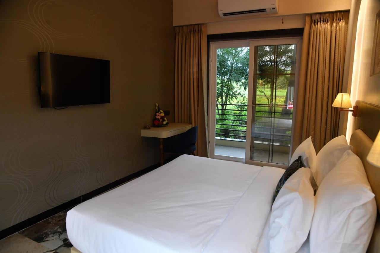 Gandharv Resorts Wai Esterno foto